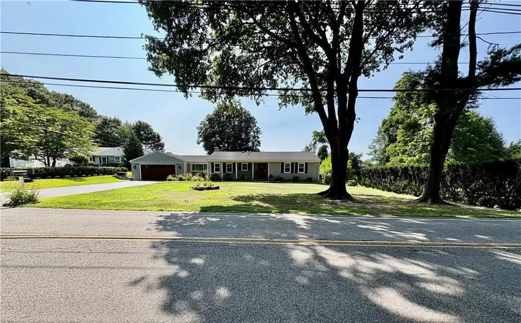 85 Commonwealth Avenue Warwick RI 02886