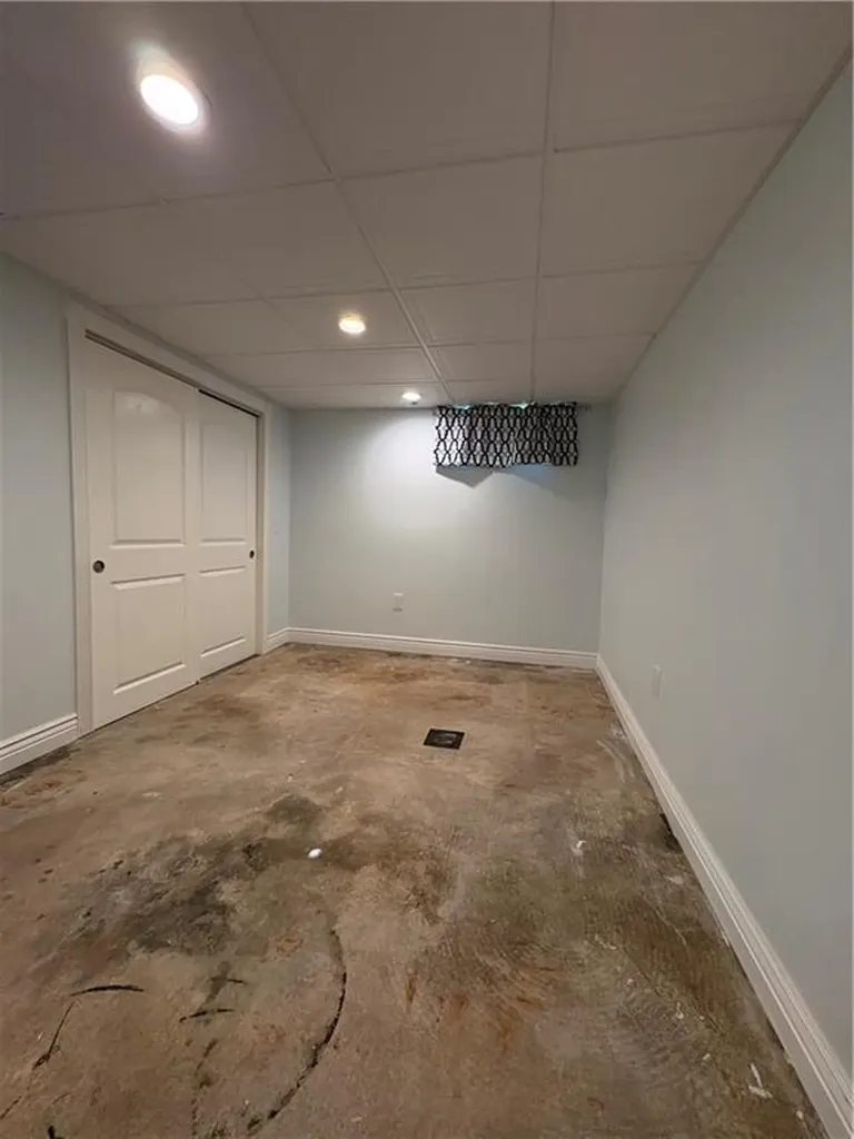 85 Commonwealth Avenue Warwick RI 02886