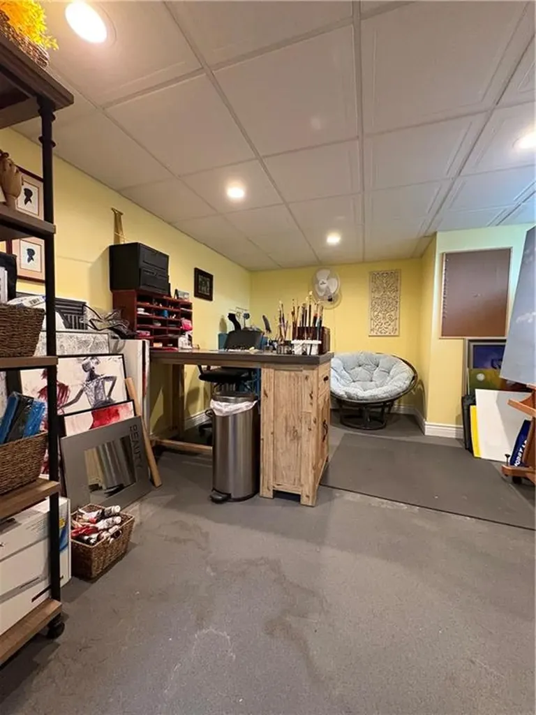 85 Commonwealth Avenue Warwick RI 02886