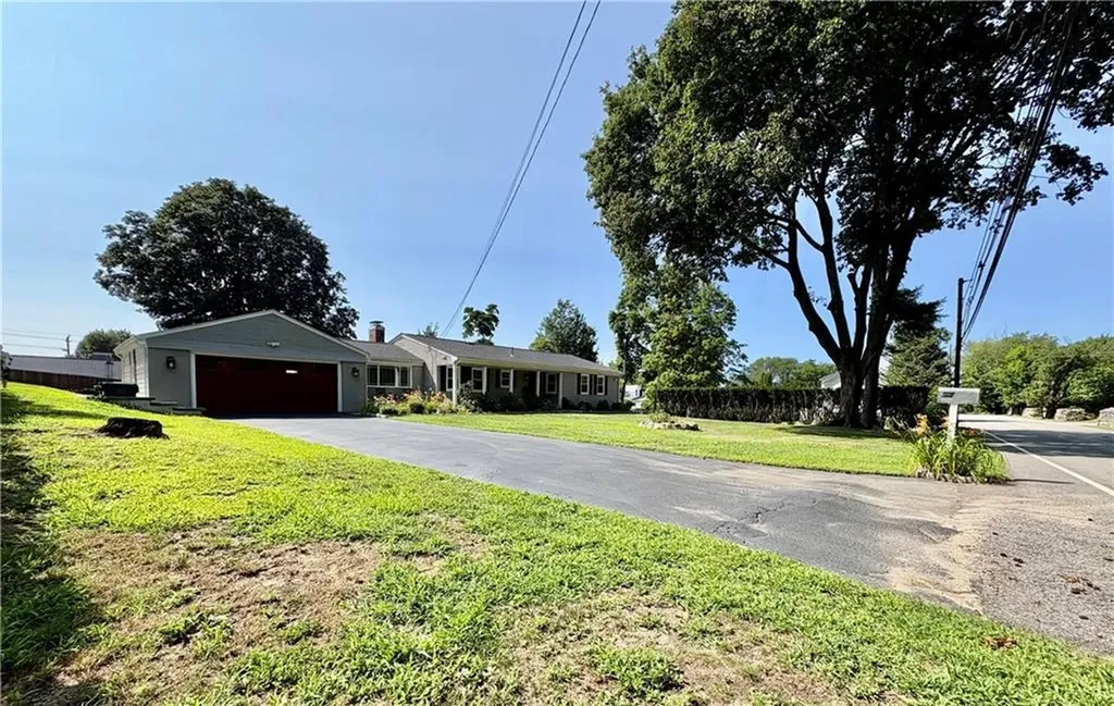85 Commonwealth Avenue Warwick RI 02886