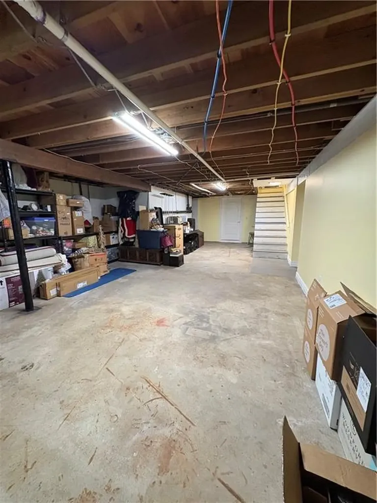 85 Commonwealth Avenue Warwick RI 02886