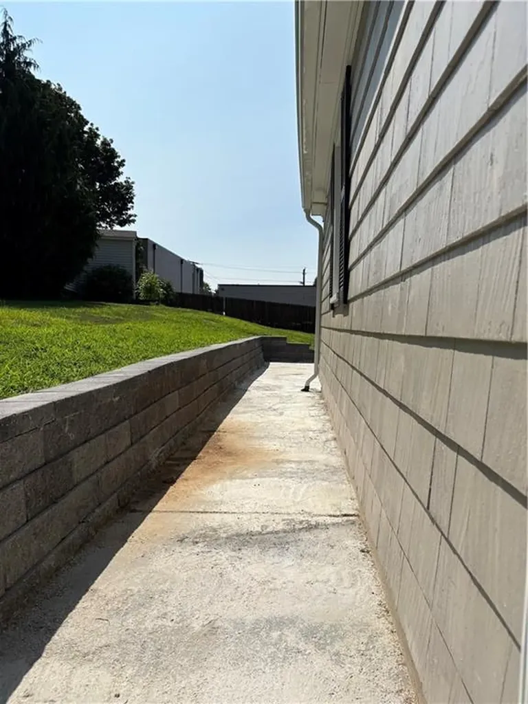 85 Commonwealth Avenue Warwick RI 02886