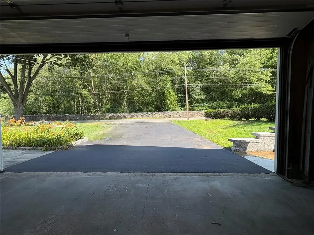 85 Commonwealth Avenue Warwick RI 02886