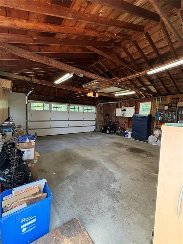 85 Commonwealth Avenue Warwick RI 02886