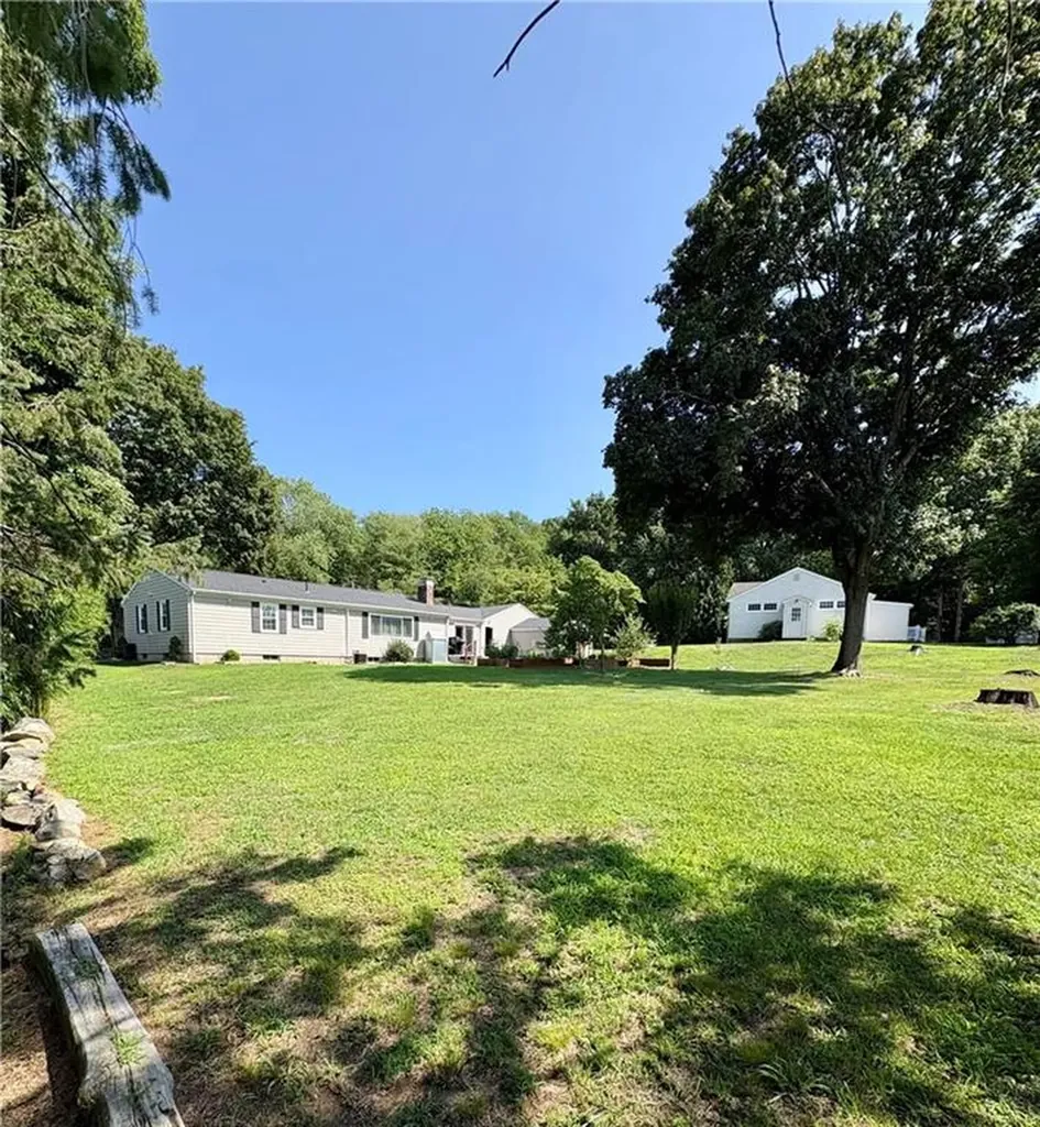 85 Commonwealth Avenue Warwick RI 02886
