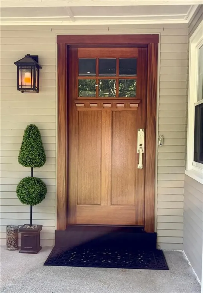 85 Commonwealth Avenue Warwick RI 02886