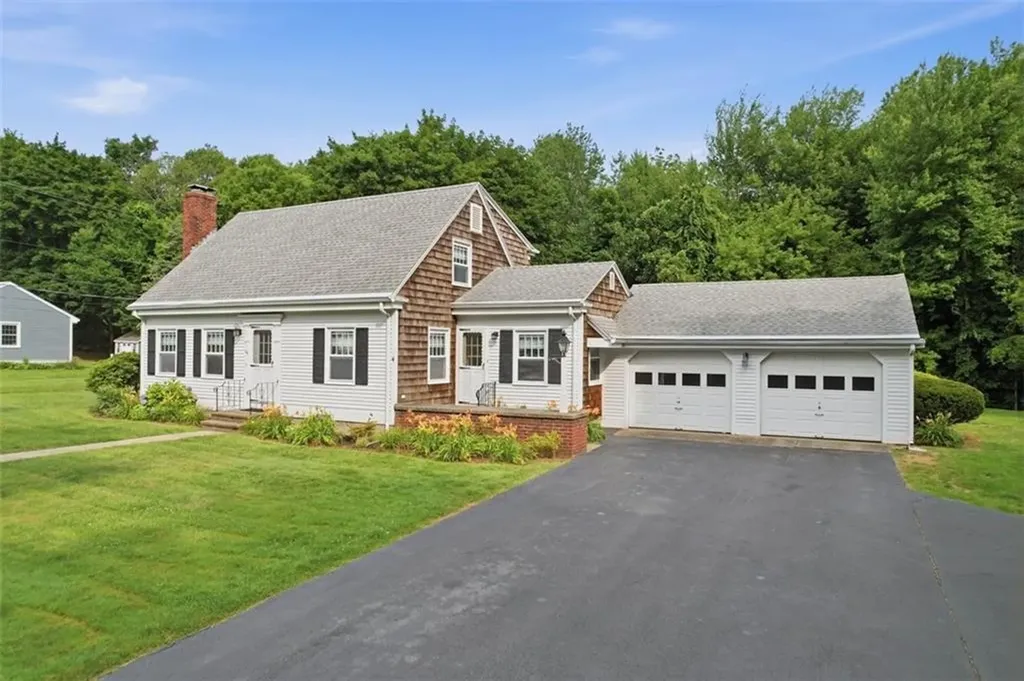 24 Rolling Acres Drive Cumberland RI 02864