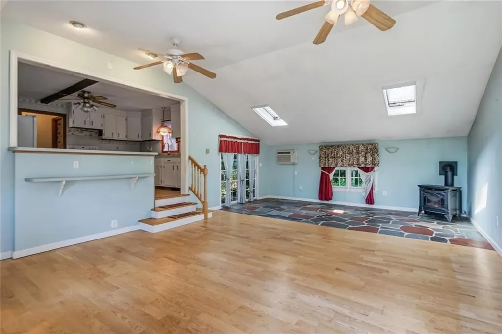 12 Robert Avenue Portsmouth RI 02871