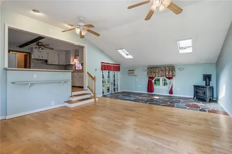 12 Robert Avenue Portsmouth RI 02871