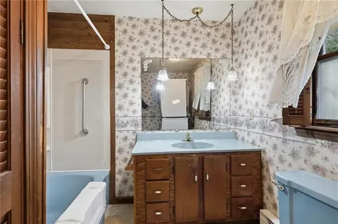 12 Robert Avenue Portsmouth RI 02871