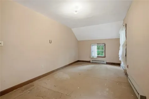 12 Robert Avenue Portsmouth RI 02871