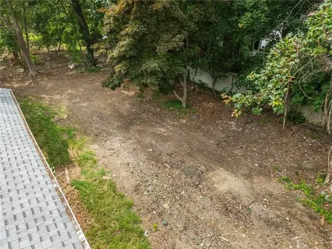 12 Robert Avenue Portsmouth RI 02871