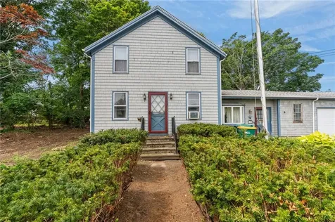 12 Robert Avenue Portsmouth RI 02871