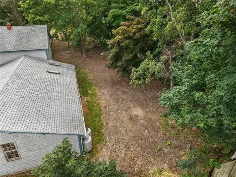 12 Robert Avenue Portsmouth RI 02871