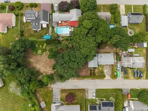 12 Robert Avenue Portsmouth RI 02871