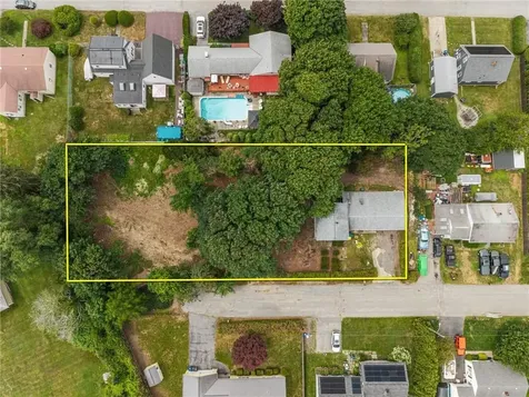 12 Robert Avenue Portsmouth RI 02871