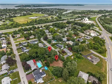 12 Robert Avenue Portsmouth RI 02871