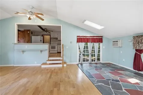 12 Robert Avenue Portsmouth RI 02871