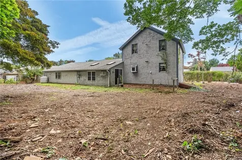 12 Robert Avenue Portsmouth RI 02871