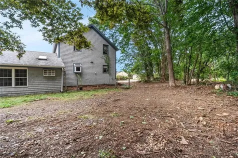 12 Robert Avenue Portsmouth RI 02871