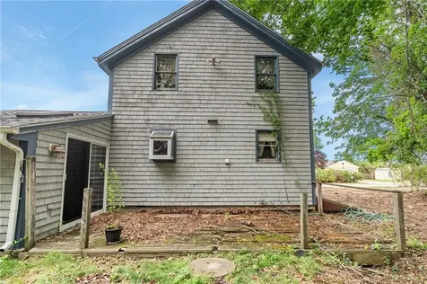 12 Robert Avenue Portsmouth RI 02871
