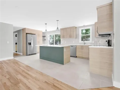 7 Jay Drive North Kingstown RI 02852