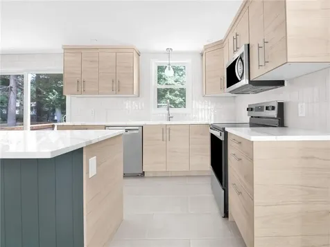 7 Jay Drive North Kingstown RI 02852