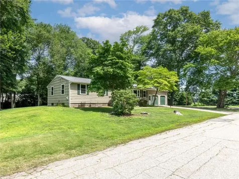 7 Jay Drive North Kingstown RI 02852