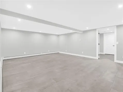 7 Jay Drive North Kingstown RI 02852