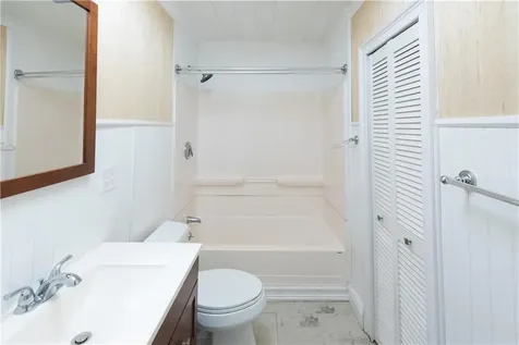 13 Island Avenue Portsmouth RI 02871