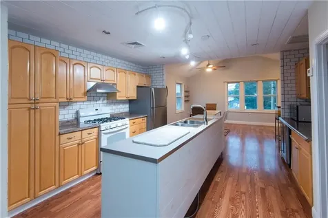 13 Island Avenue Portsmouth RI 02871