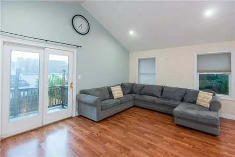 13 Island Avenue Portsmouth RI 02871