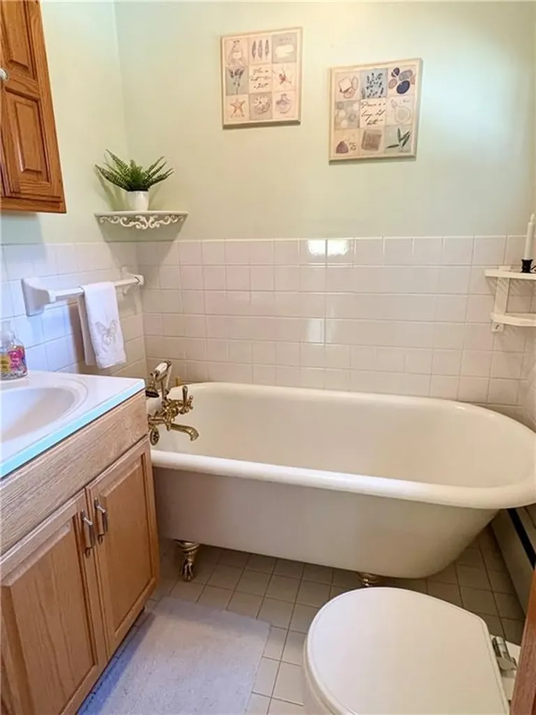 65 Summit Avenue West Warwick RI 02893