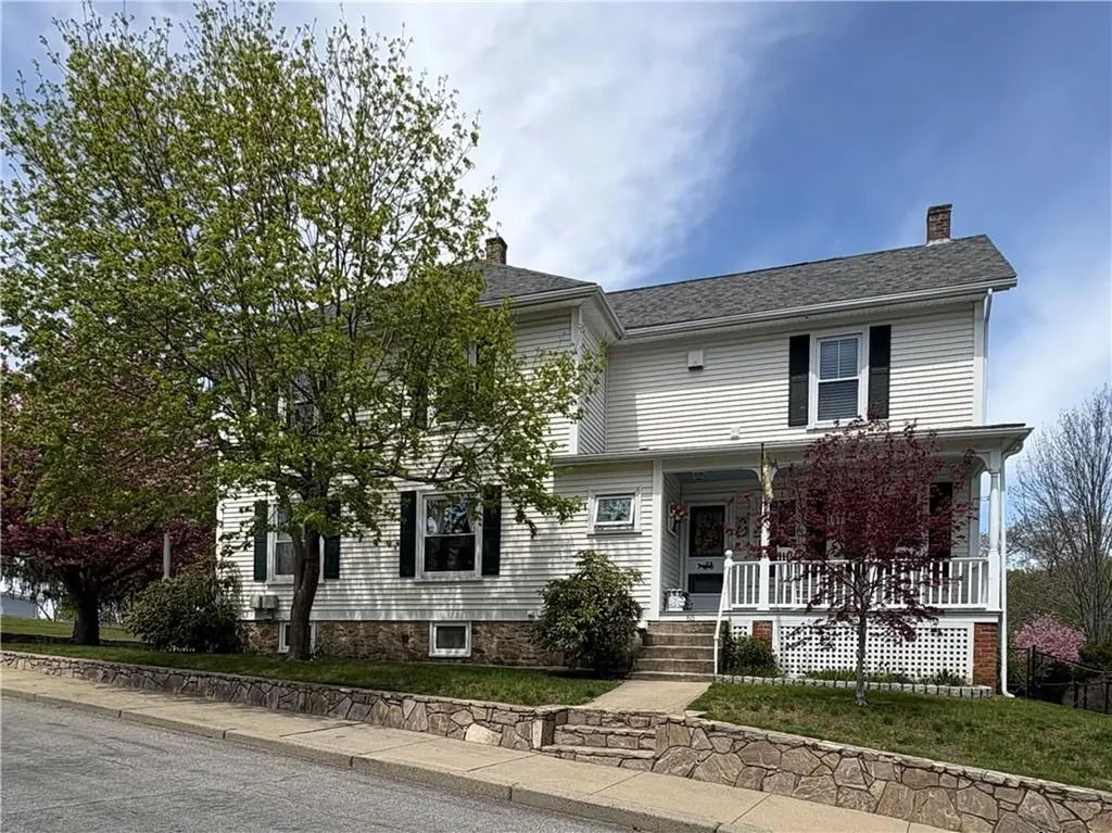 65 Summit Avenue West Warwick RI 02893