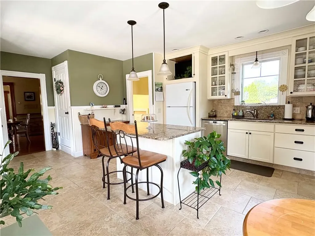65 Summit Avenue West Warwick RI 02893