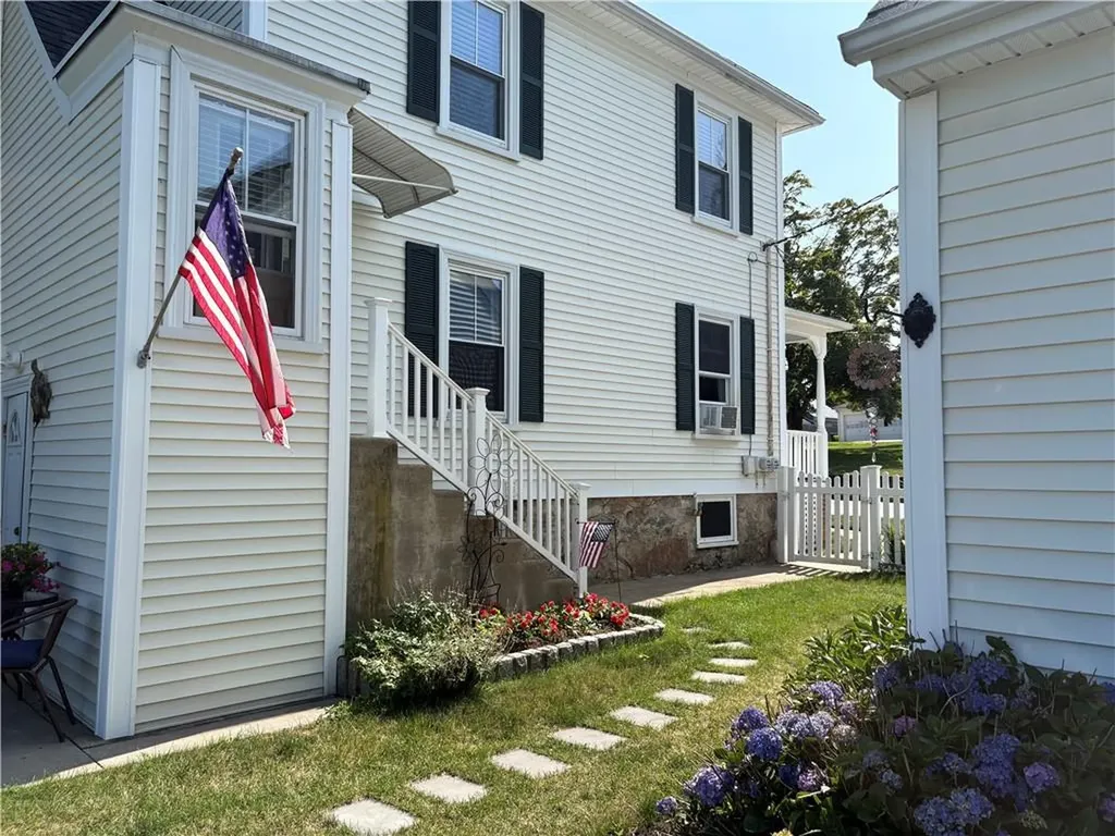 65 Summit Avenue West Warwick RI 02893