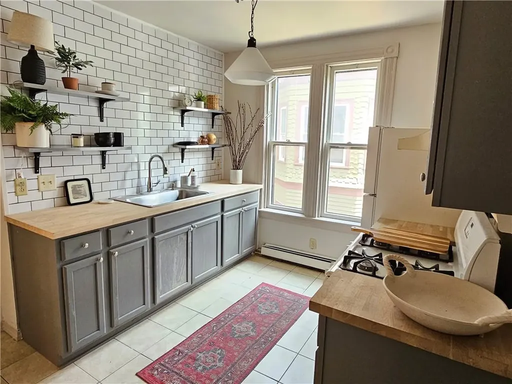 104 Chapin Avenue Providence RI 02909