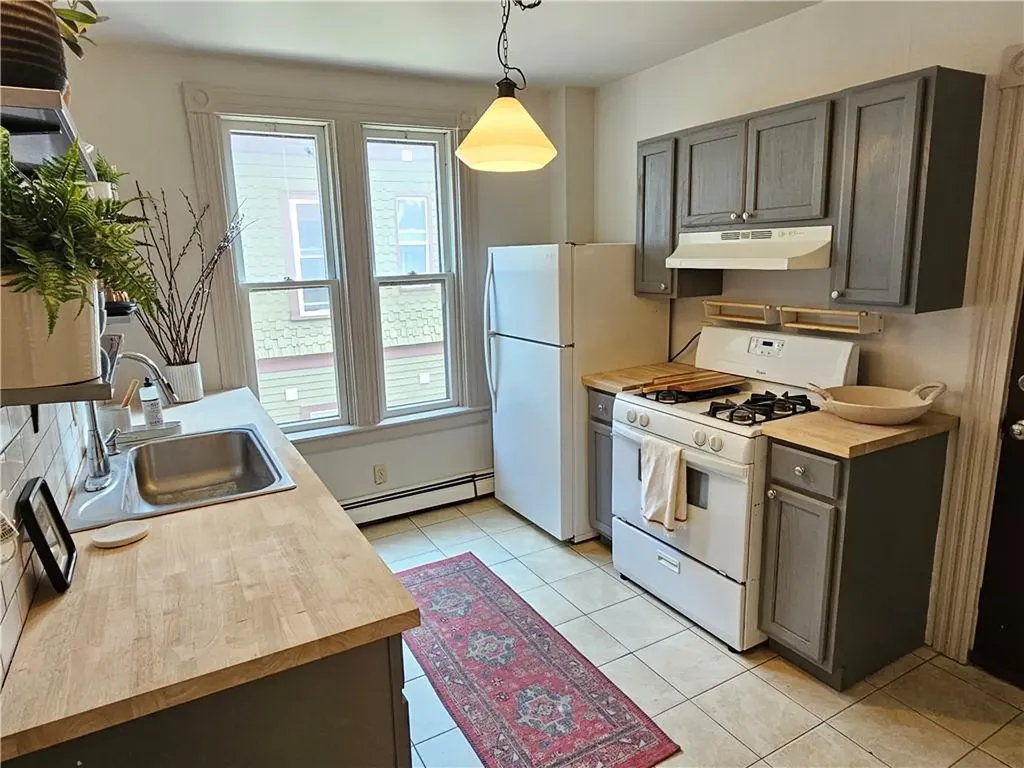 104 Chapin Avenue Providence RI 02909