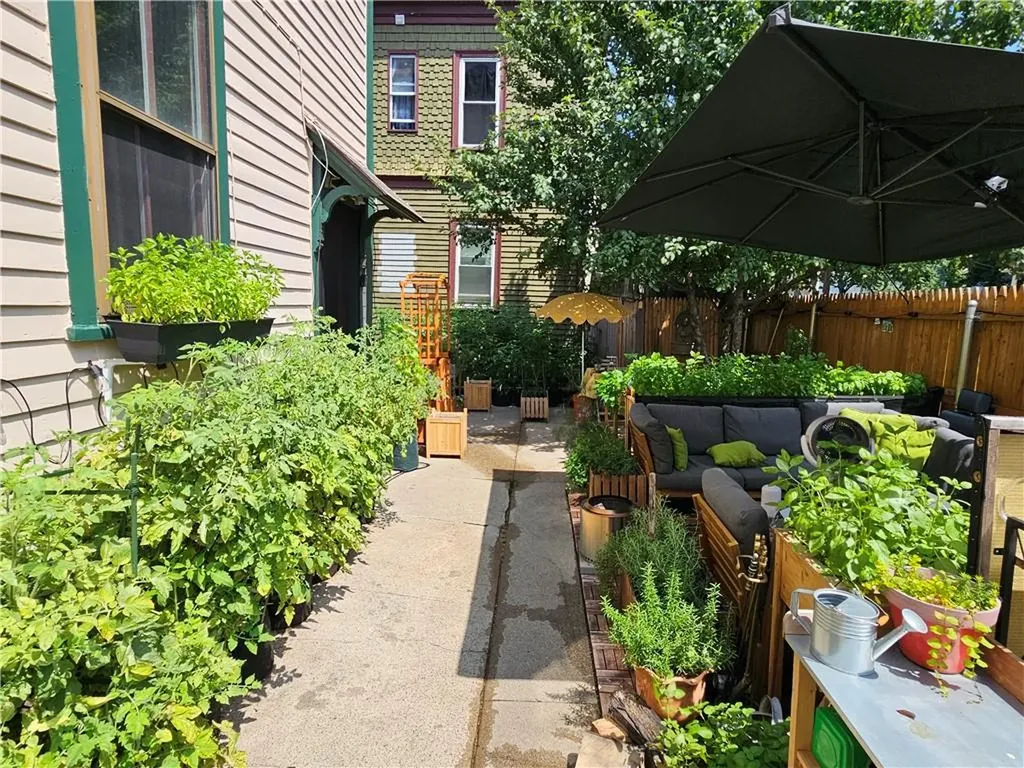 104 Chapin Avenue Providence RI 02909
