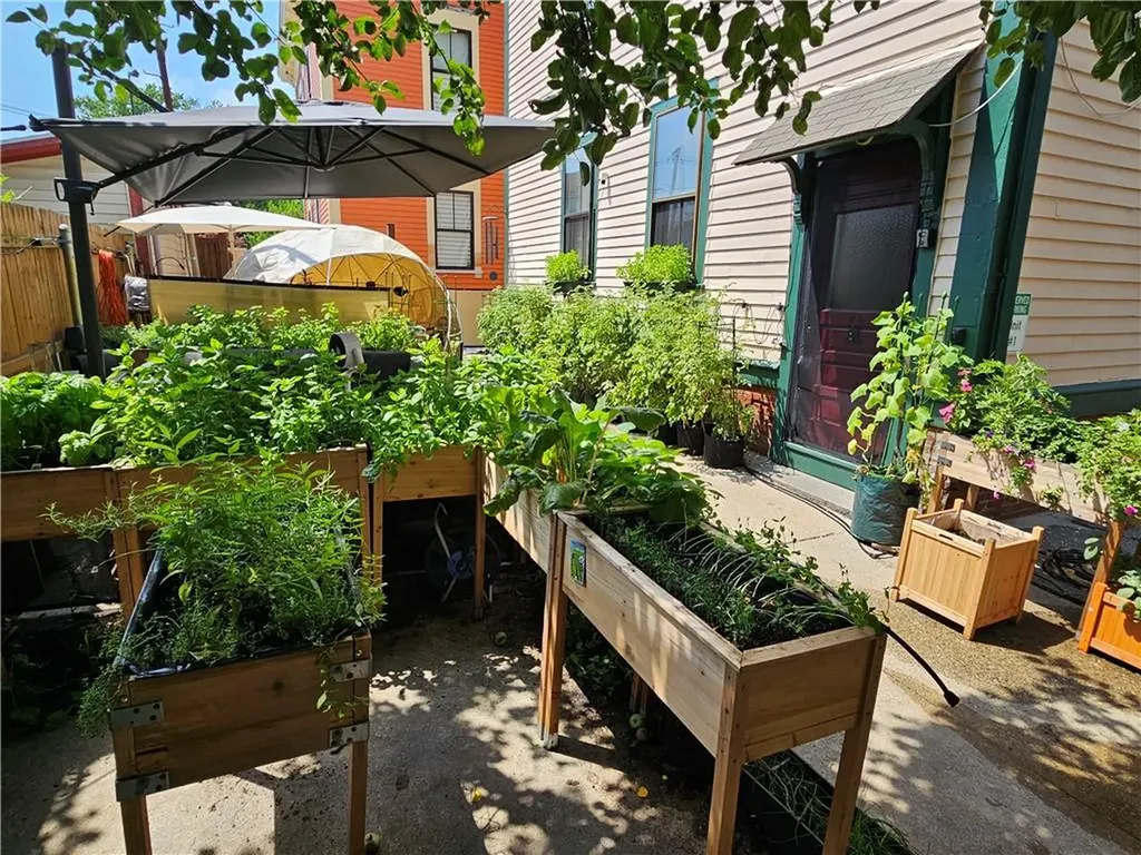 104 Chapin Avenue Providence RI 02909