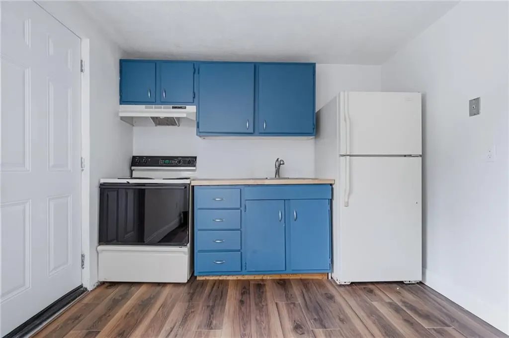 27 29 South Street West Warwick RI 02893