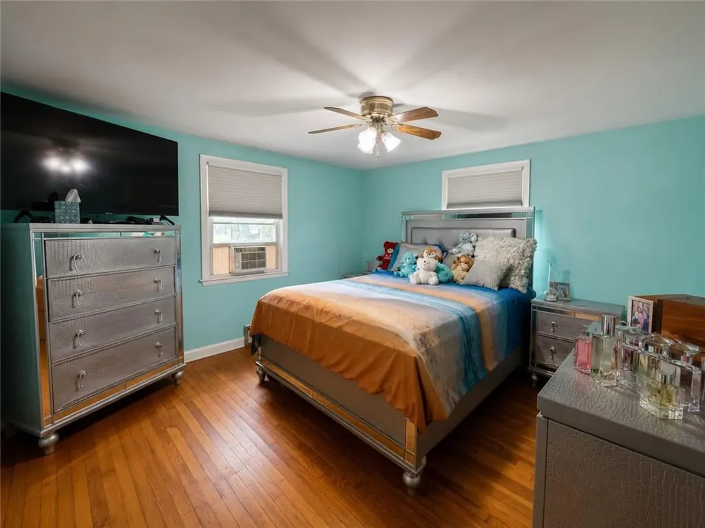 123 Wampanoag Road Warwick RI 02818