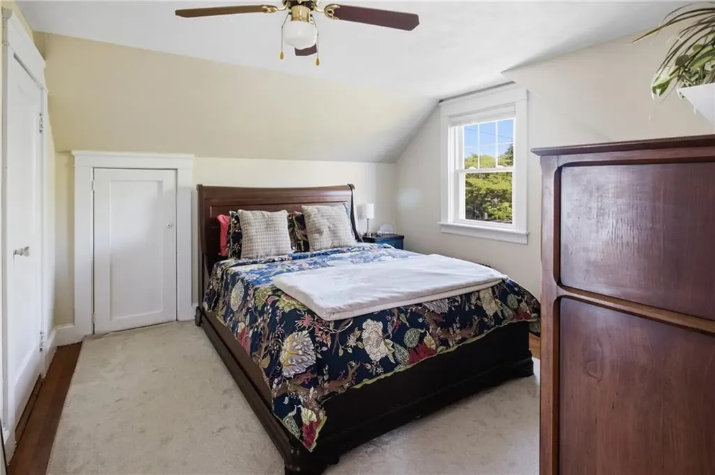 26 Crandall Court Warwick RI 02889