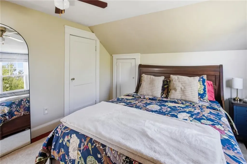 26 Crandall Court Warwick RI 02889