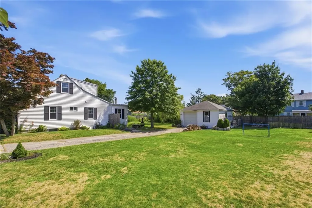 26 Crandall Court Warwick RI 02889