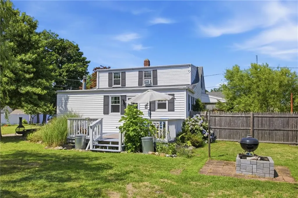 26 Crandall Court Warwick RI 02889