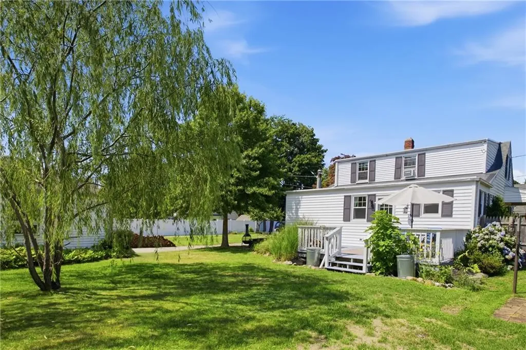 26 Crandall Court Warwick RI 02889