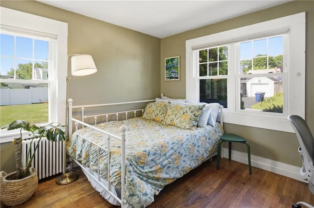 26 Crandall Court Warwick RI 02889