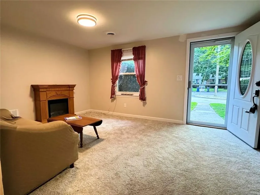 112 Keystone Drive Warwick RI 02886