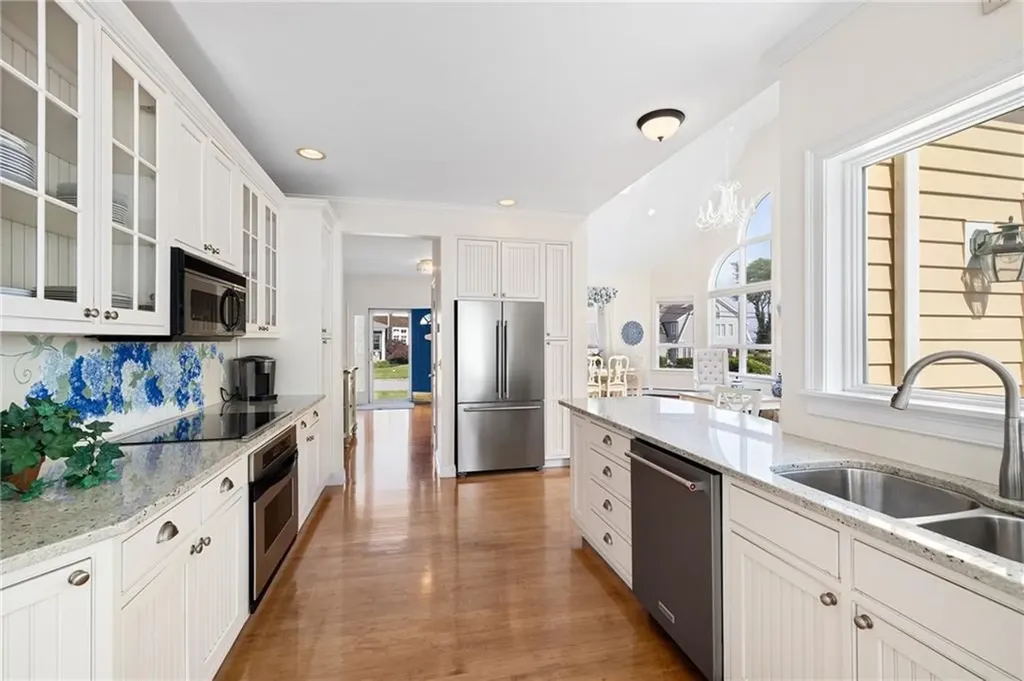 139 Hemlock Avenue Warwick RI 02886